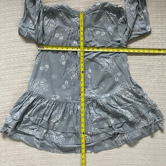 Anthropologie grey floral ruffle top. - Picture 10 of 11